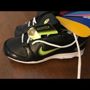 Nike Fast pitch cleats with customize color swatches